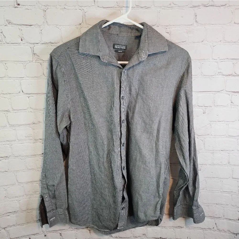 Men's Kenneth Cole Reaction "Slim fit" longsleeve button down shirts,size Medium
